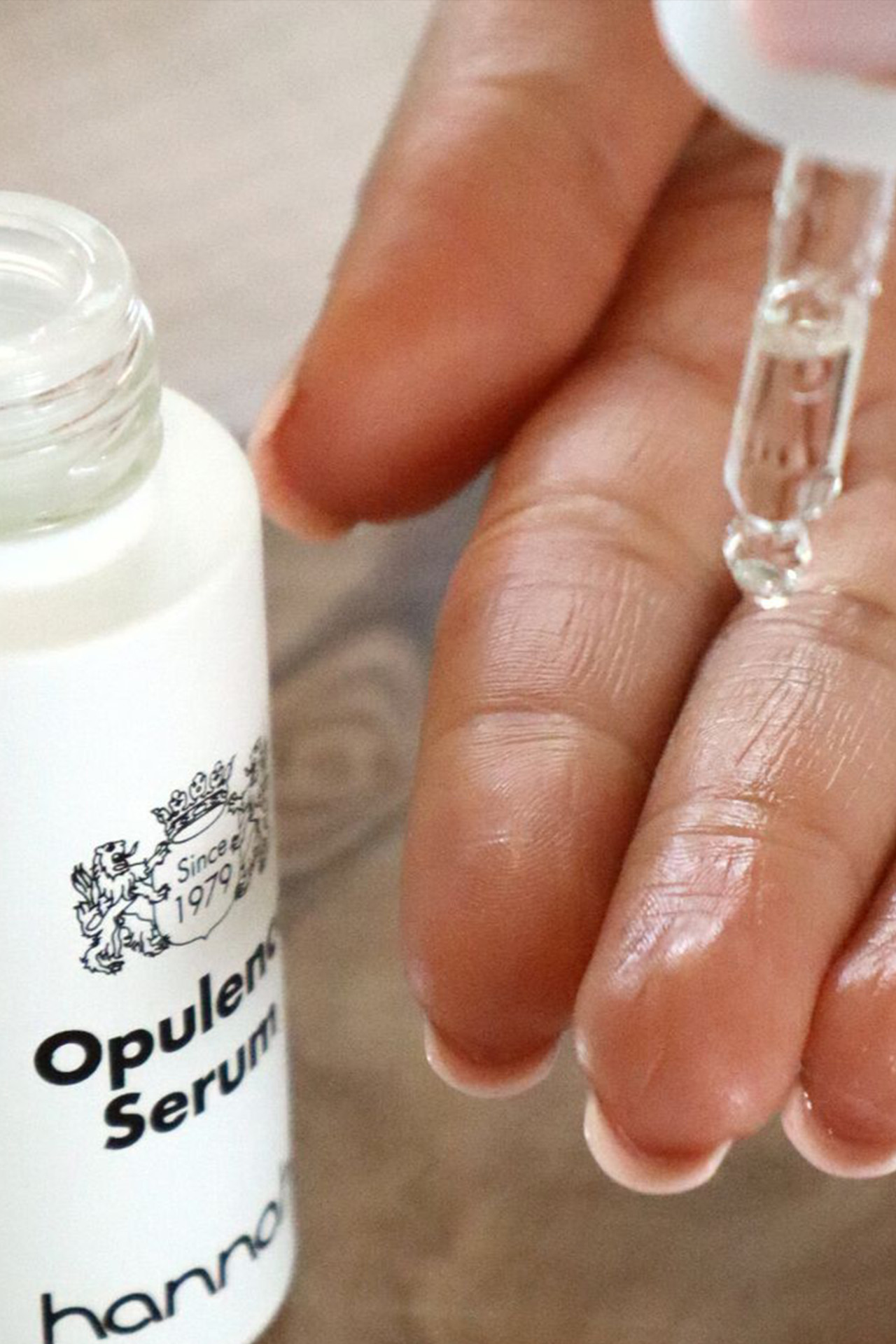 Ontdek de ingrediënten in hannah cosmetica hannah opulence serum close up