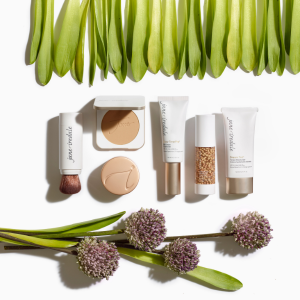 Foundation-primer-Jane-Iredale-brush-