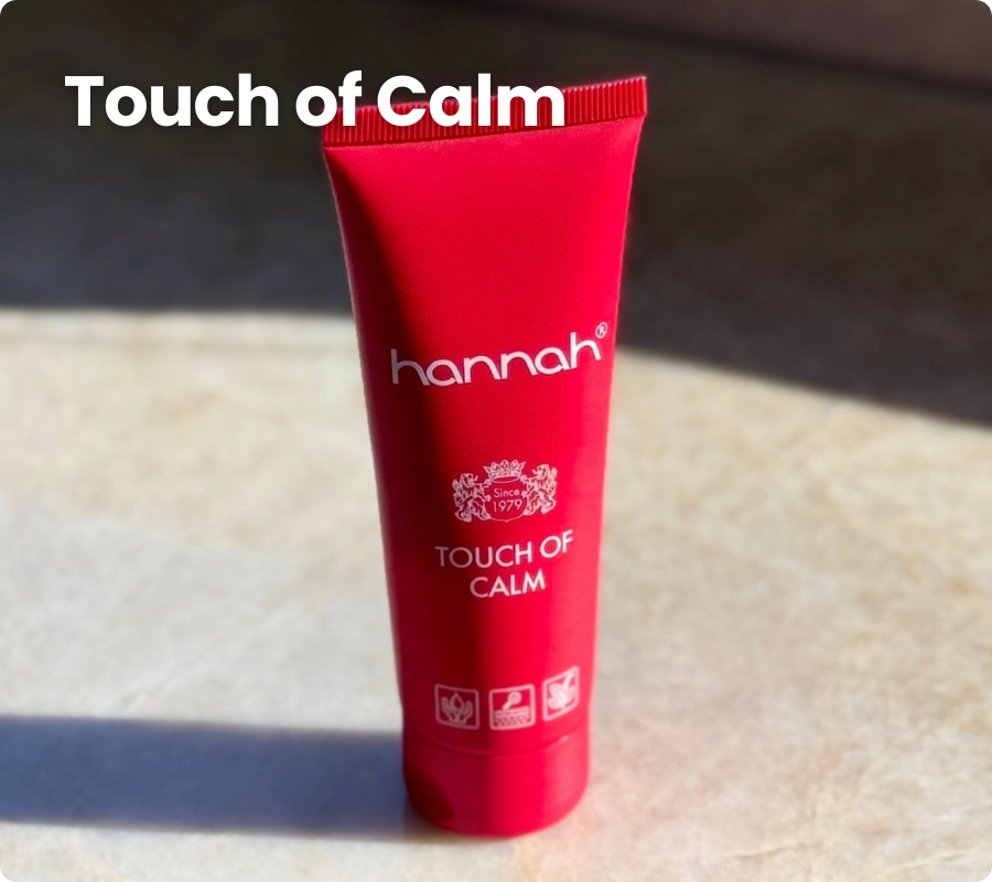 De nieuwe hannah touch of calm op een tafel in een straal zonlicht